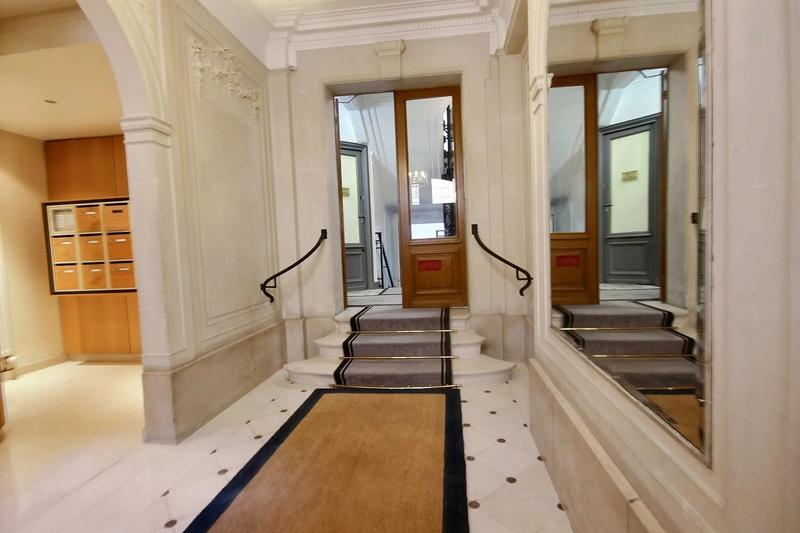 Appartement - 140 m² - 5 pièces