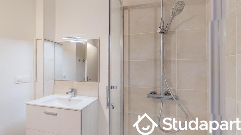 Chambre - 9 m² - 1 pièce