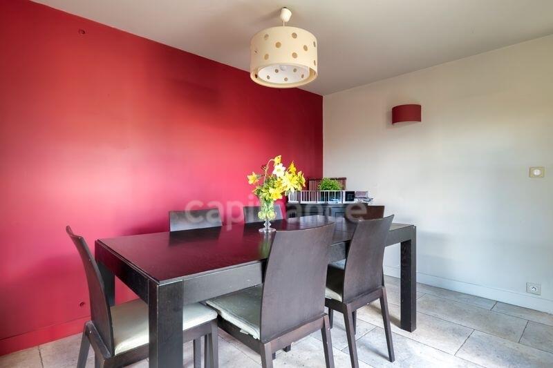 Maison - 210 m² - 8 pièces