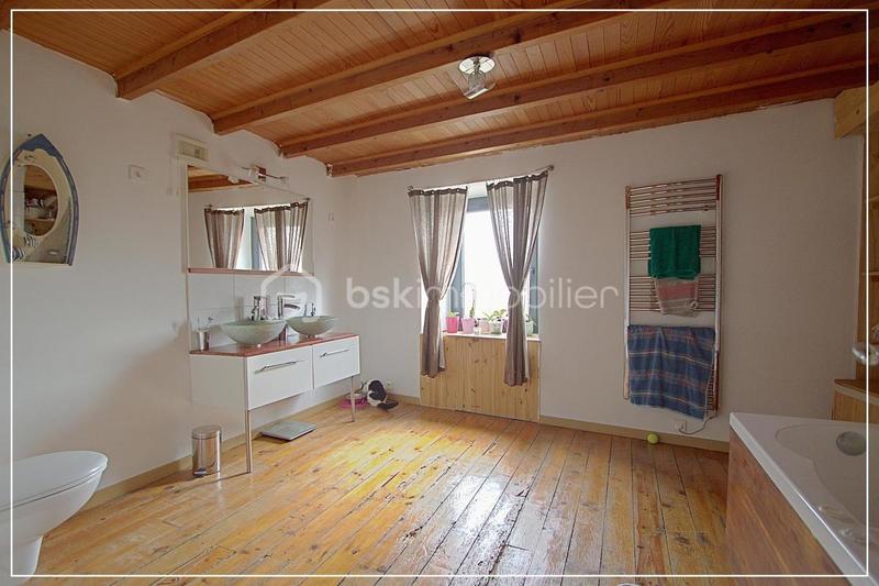 Maison - 165 m² - 8 pièces