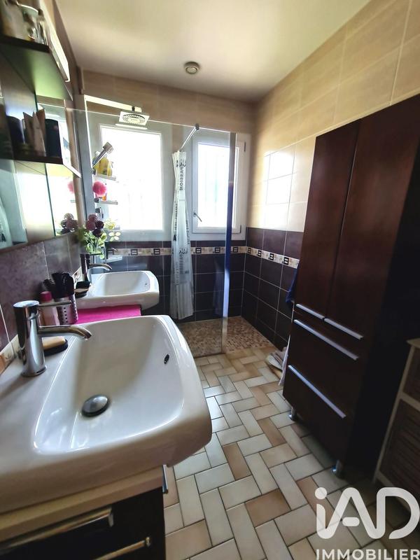 Maison - 200 m² - 8 pièces