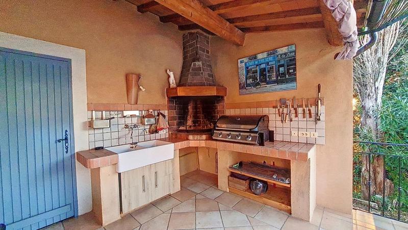 Maison - 211 m² - 6 pièces