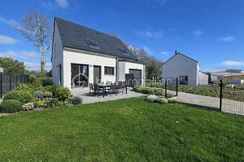 Maison - 90 m² - 5 pièces