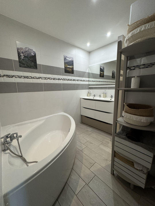 Appartement - 70 m² - 3 pièces