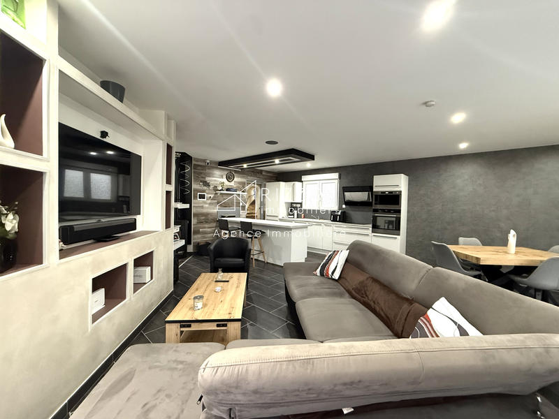 Maison - 98 m² - 4 pièces