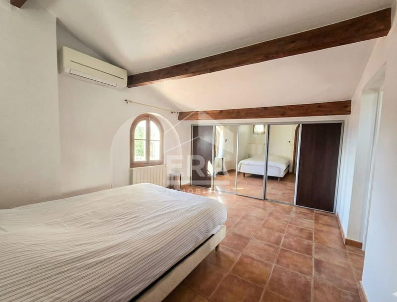 Villa - 169 m² - 5 pièces