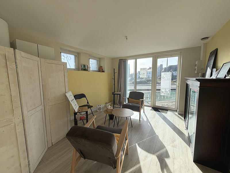 Maison - 201 m² - 8 pièces