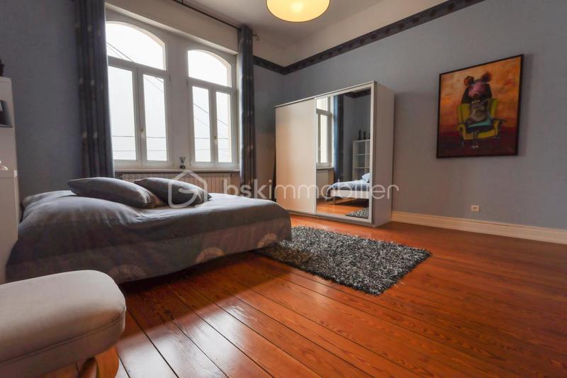 Maison de maîtres - 300 m² - 8 pièces