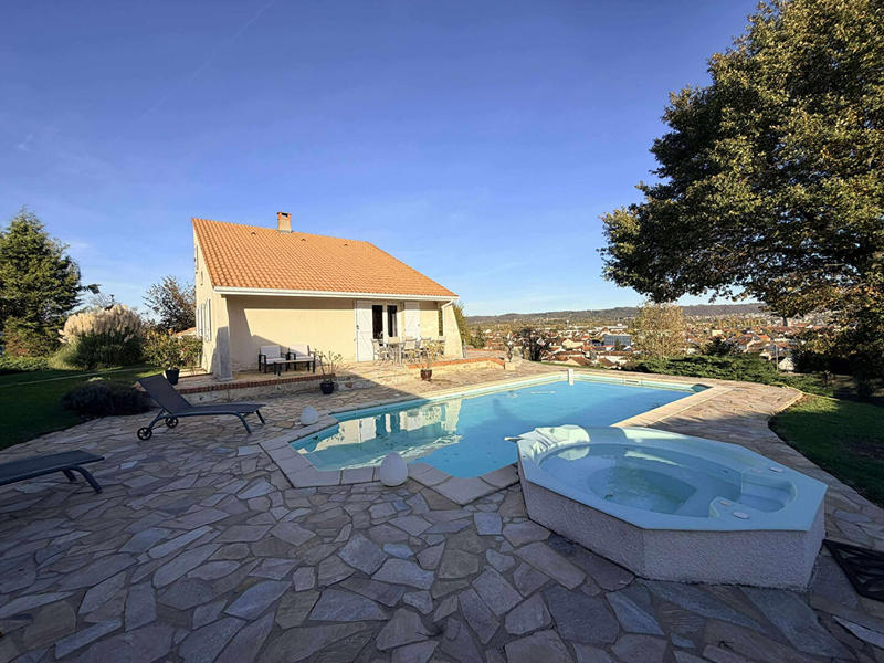 Maison - 193 m² - 5 pièces