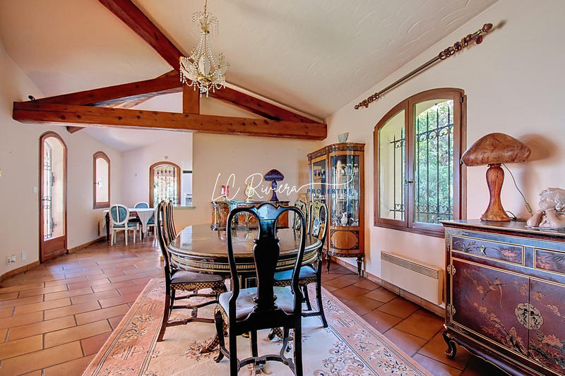 Villa - 240 m² - 7 pièces