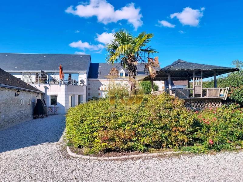 Propriété - 402 m² - 16 pièces