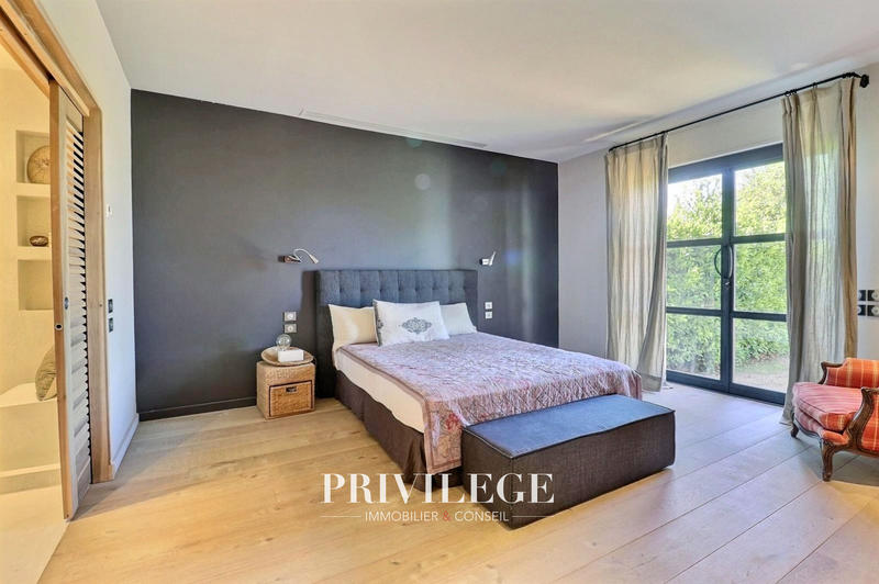 Villa - 315 m² - 6 pièces