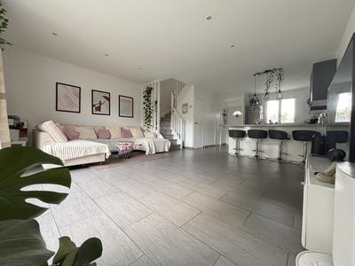 Maison - 84 m² - 5 pièces