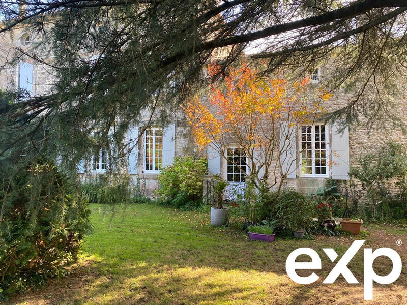 Maison - 594 m² - 15 pièces