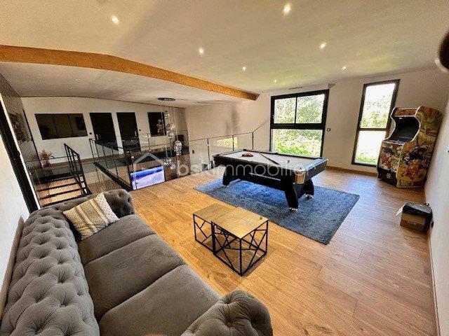 Immeuble - 240 m² - 6 pièces