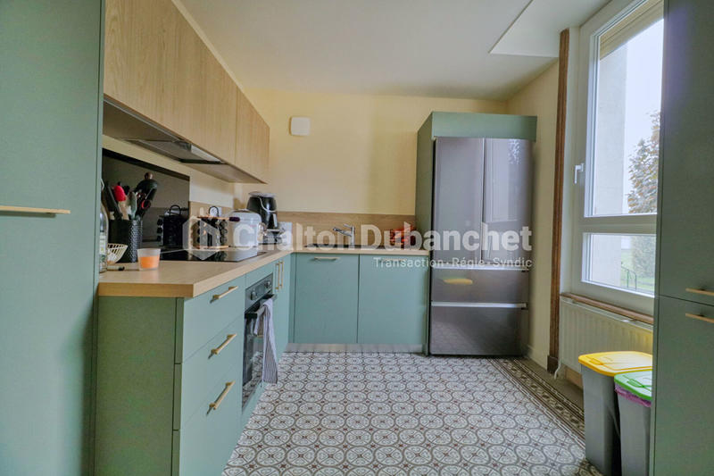 Maison - 180 m² - 8 pièces