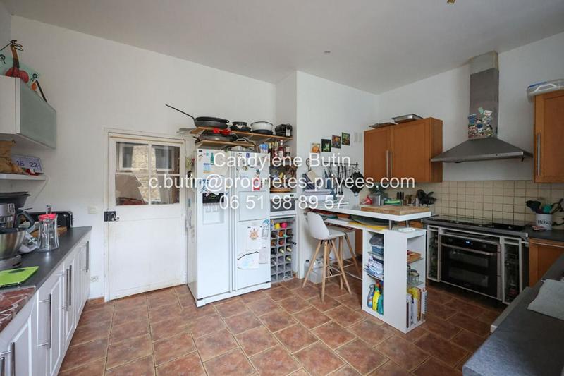 Maison - 320 m² - 12 pièces