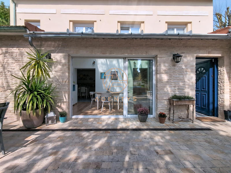 Maison - 150 m² - 8 pièces