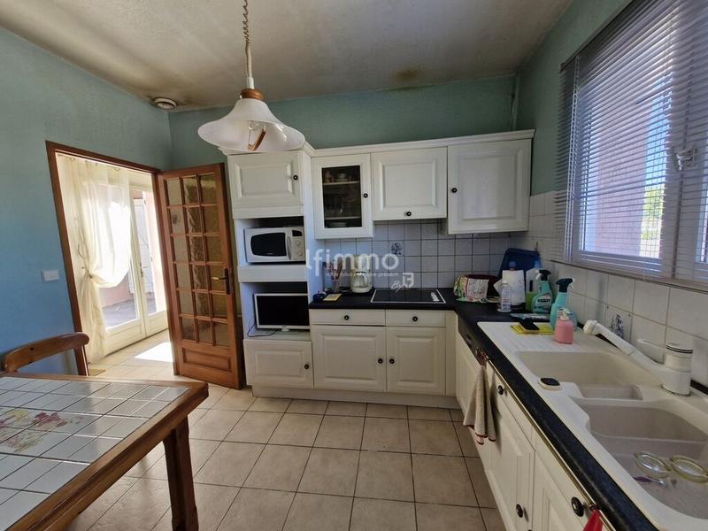 Maison - 94 m² - 7 pièces