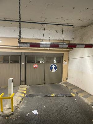 Parking / Garage - 12 m²
