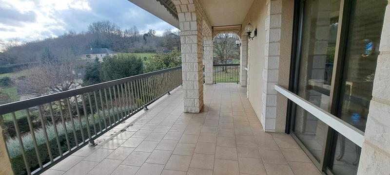 Maison - 290 m² - 7 pièces