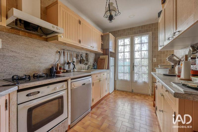 Maison - 201 m² - 8 pièces