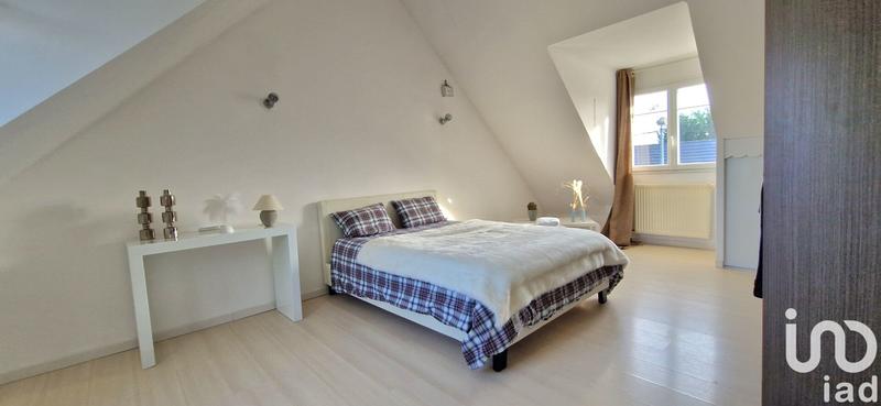 Maison - 240 m² - 7 pièces