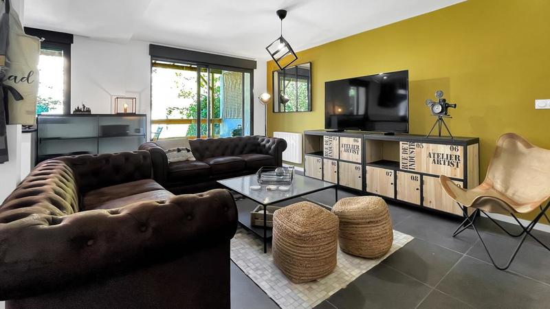 Maison - 175 m² - 10 pièces