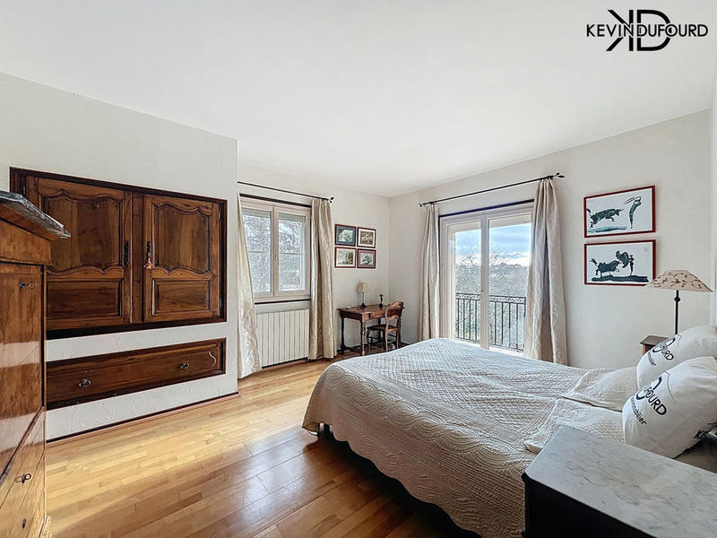 Maison - 200 m² - 7 pièces