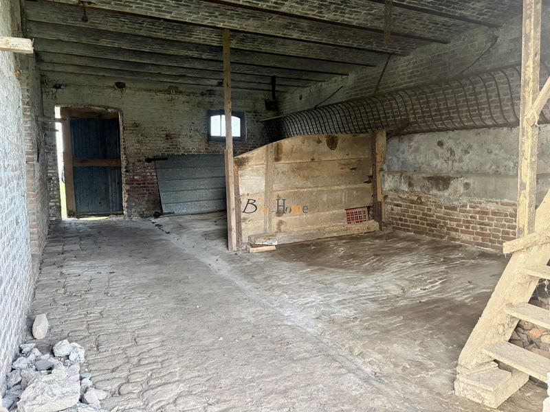 Maison - 350 m² - 1 pièce