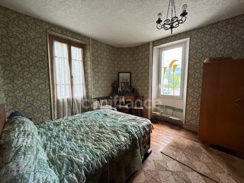 Maison - 185 m² - 10 pièces