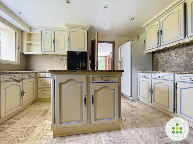 Maison - 330 m² - 8 pièces