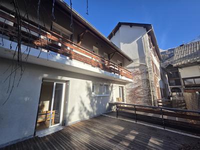 Maison ancienne - 640 m² - 25 pièces