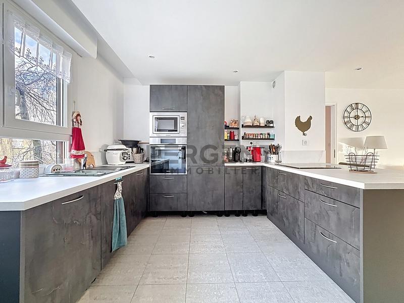 Appartement - 79 m² - 4 pièces