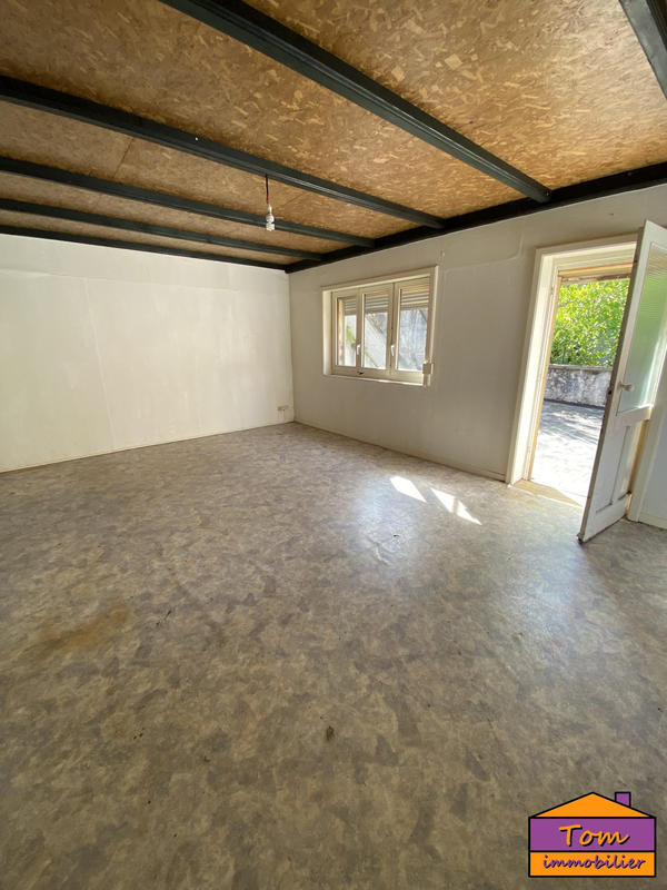 Maison - 205 m² - 9 pièces