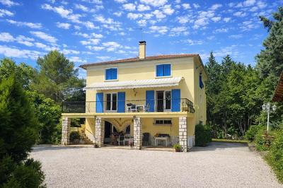 Maison - 237 m² - 9 pièces