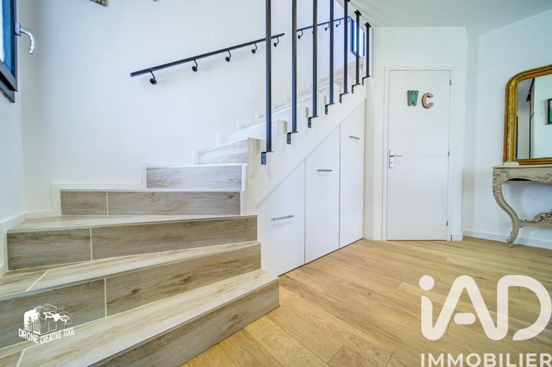 Maison - 181 m² - 7 pièces