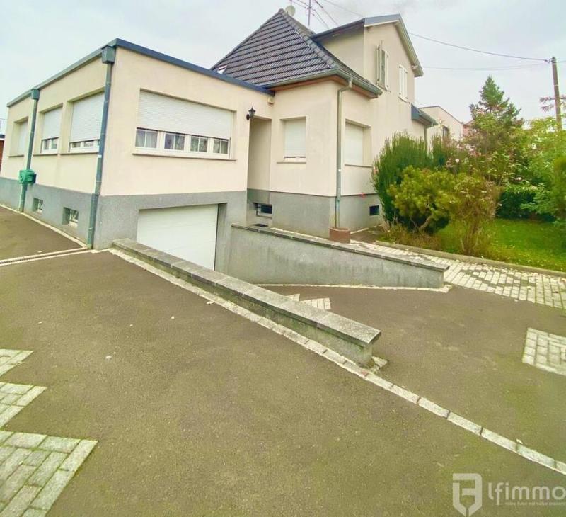 Maison - 197 m² - 7 pièces