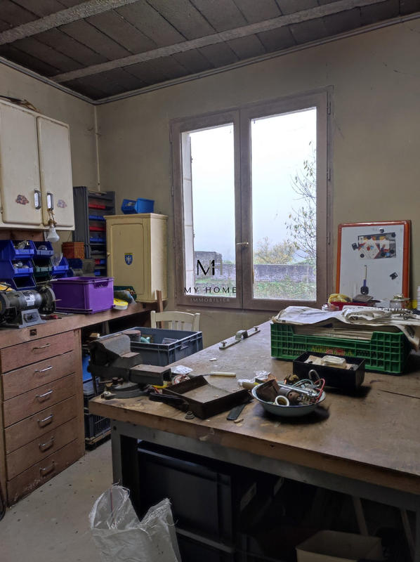 Parking / Garage - 110 m²