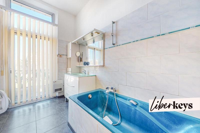 Maison - 176 m² - 8 pièces