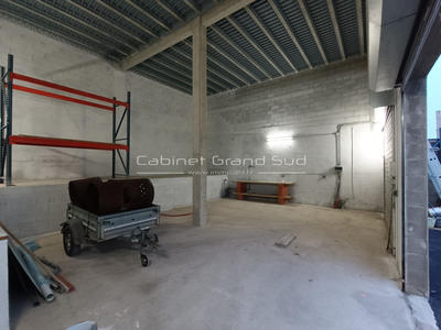 Parking / Garage - 90 m²