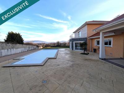 Maison - 200 m² - 6 pièces