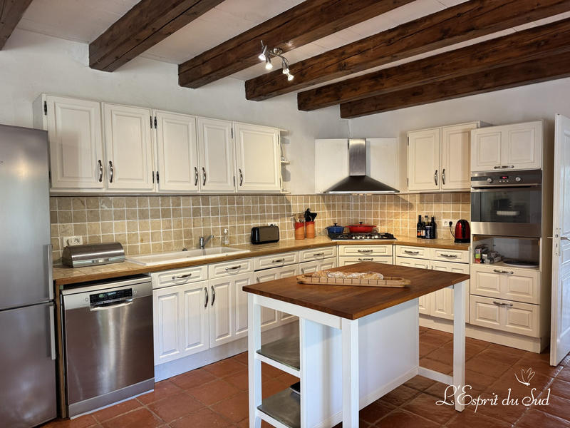 Maison traditionnelle - 1 m² - 6 pièces