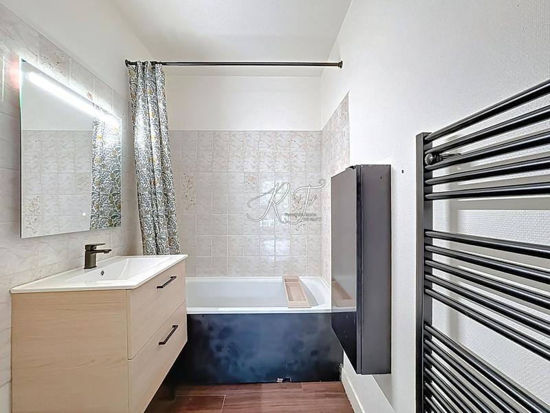 Appartement - 80 m² - 3 pièces