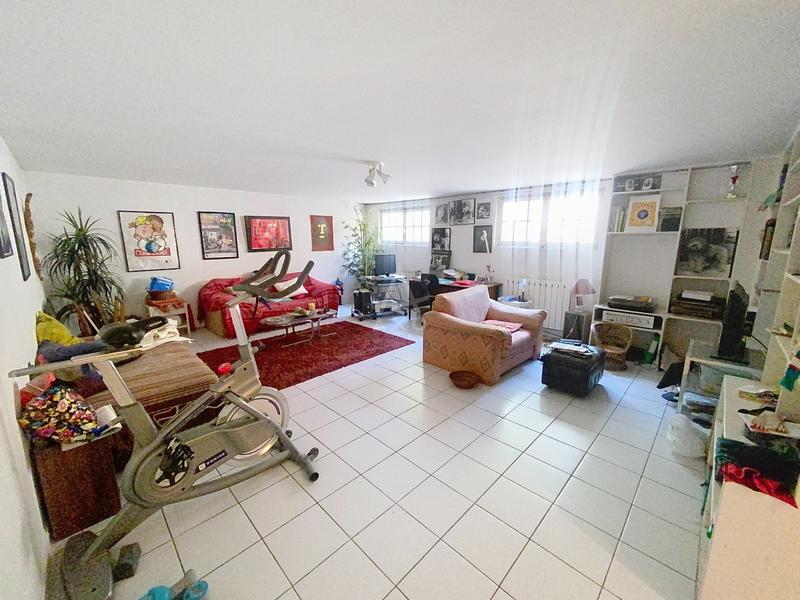 Maison - 204 m² - 7 pièces