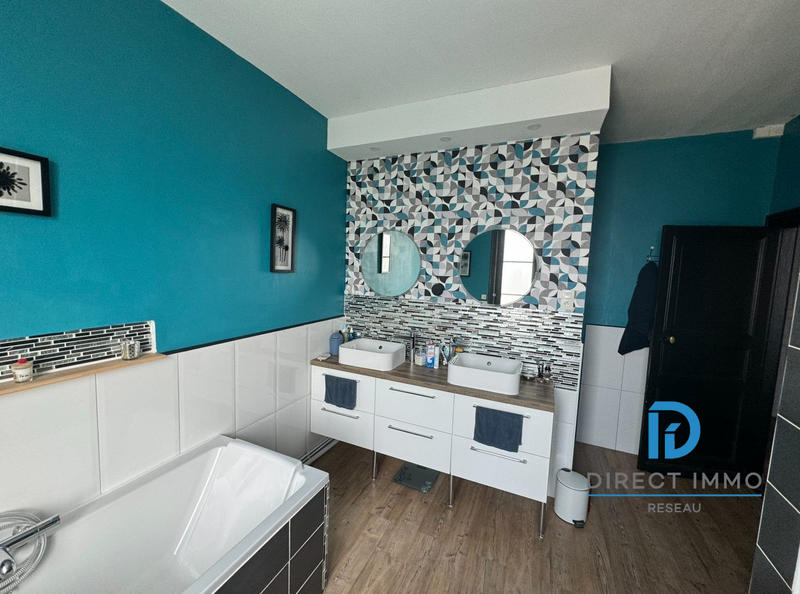 Maison - 340 m² - 10 pièces