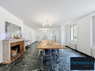 Maison - 380 m² - 12 pièces
