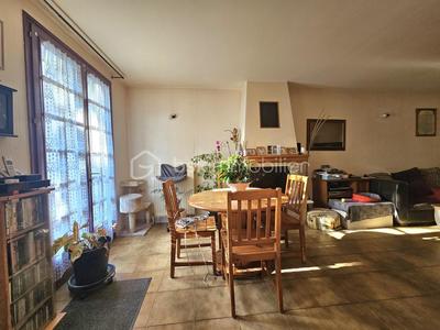 Maison - 60 m² - 8 pièces