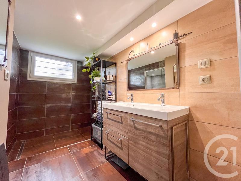 Maison - 234 m² - 6 pièces