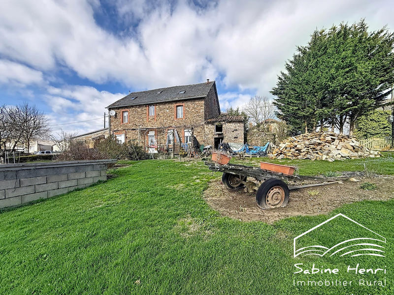 Maison - 235 m² - 10 pièces